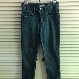 Levi’s Mid-Rise Skinny Jeans